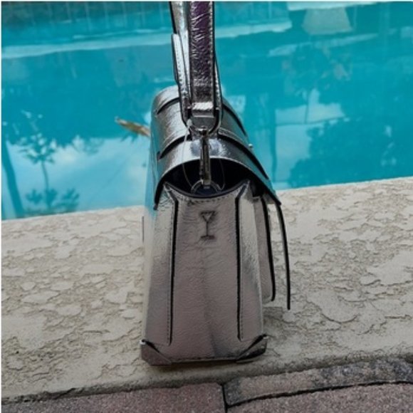 Michael Kors Manhattan Medium School Satchel - Picture 4 of 15